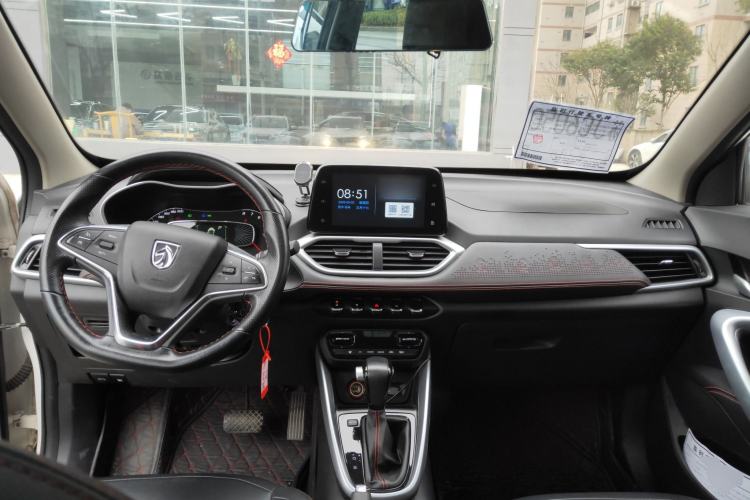 Used Baojun 510 2021 1.5L CVT Enjoyment Model Center Console