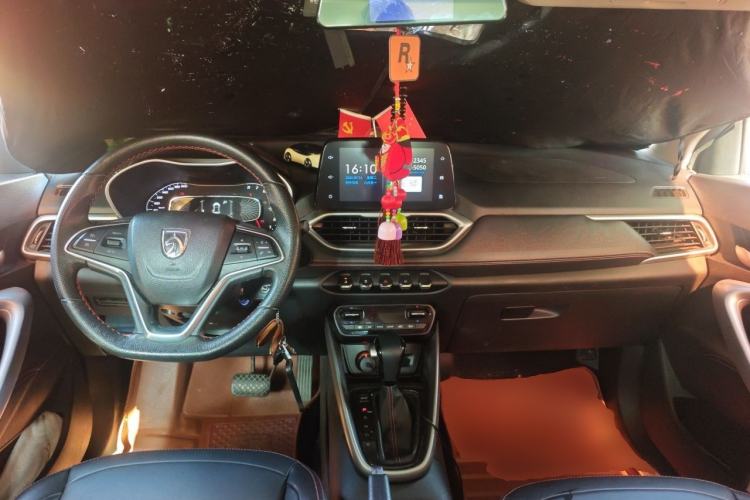 Used Baojun 510 2021 1.5L CVT Enjoyment Model Center Console