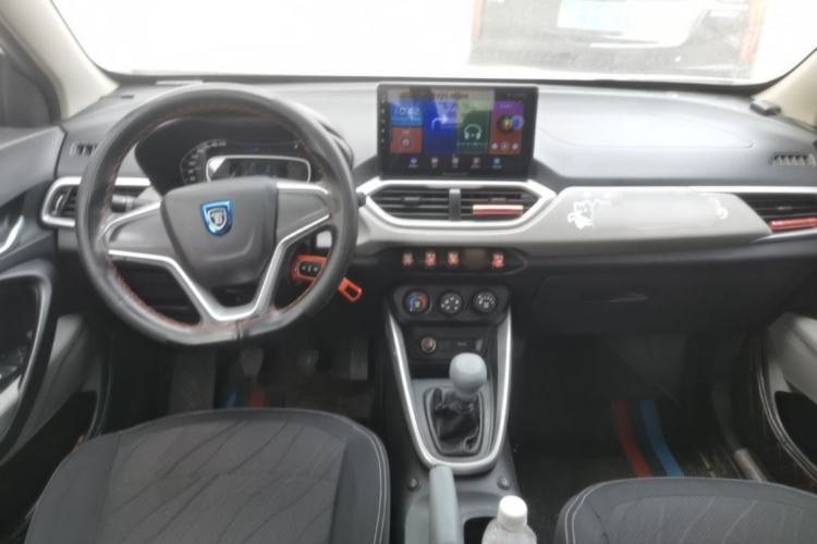 Used Baojun 510 2021 1.5L Manual Jingxiang Edition Center Console