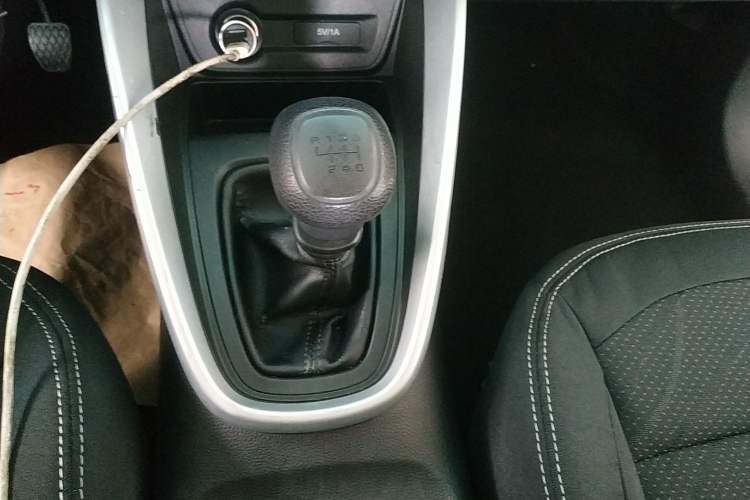 Used Baojun 510 2021 1.5L Manual Jingxiang Edition Gear Lever