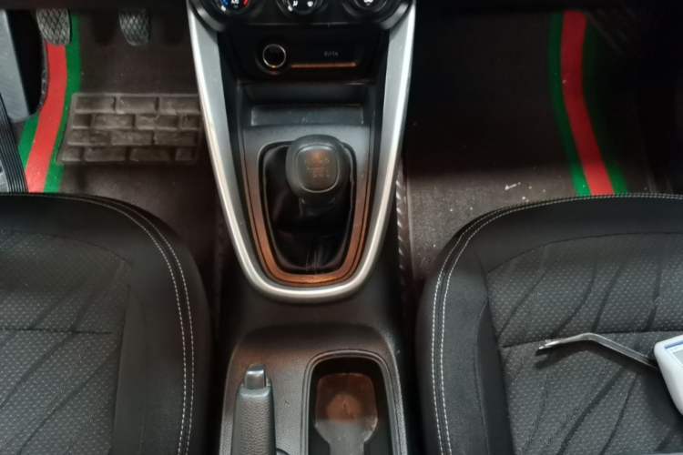 Used Baojun 510 2021 1.5L Manual Jingxiang Edition Gear Lever