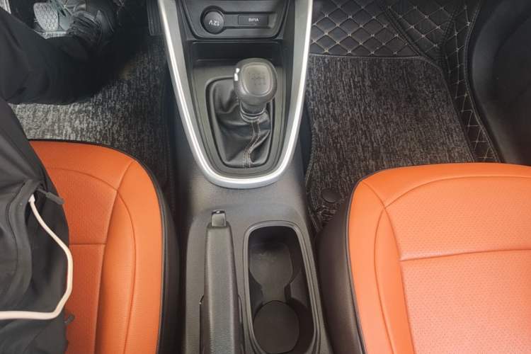 Used Baojun 510 2021 1.5L Manual Jingxiang Edition Gear Lever
