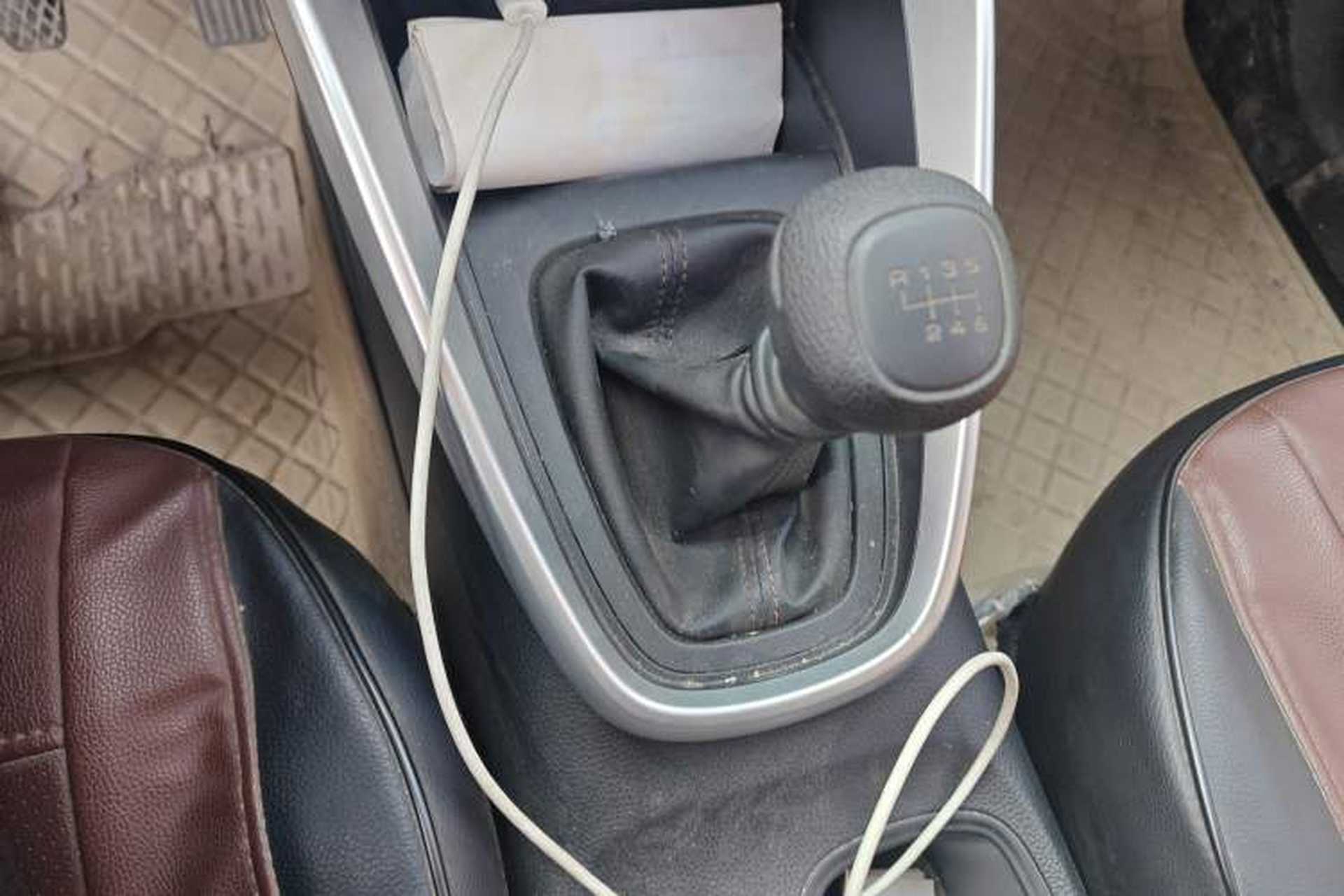 Used Baojun 510 2021 1.5L Manual Jingxiang Edition Gear Lever