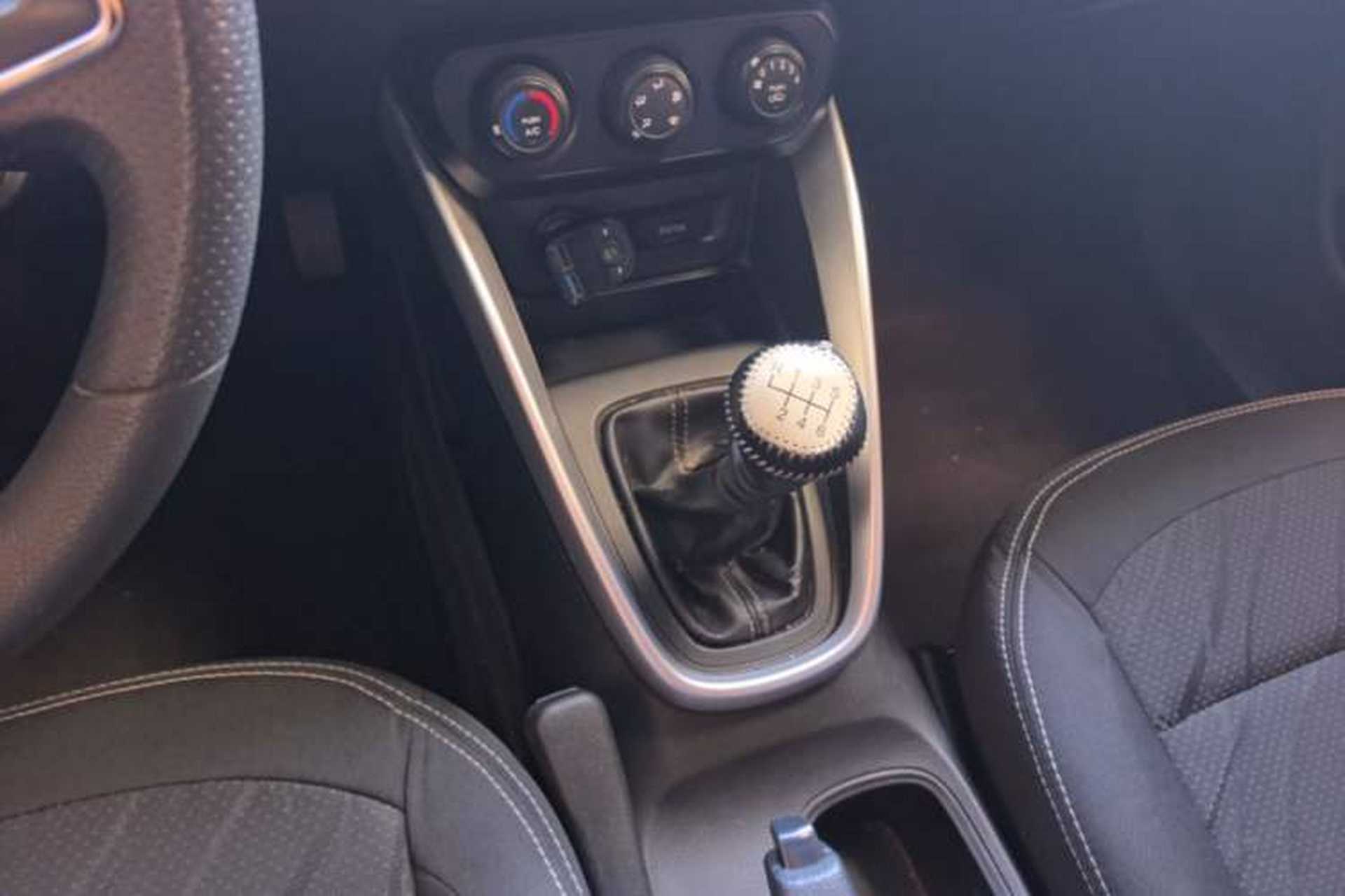 Used Baojun 510 2021 1.5L Manual Jingxiang Edition Gear Lever