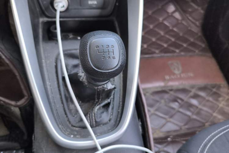 Used Baojun 510 2021 1.5L Manual Jingxiang Edition Gear Lever