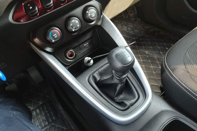 Used Baojun 510 2021 1.5L Manual Jingxiang Edition Gear Lever