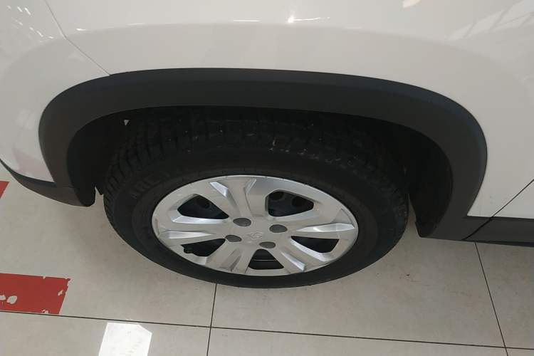 Used Baojun 510 2021 1.5L Manual Jingxiang Edition Left Front Wheel Hub