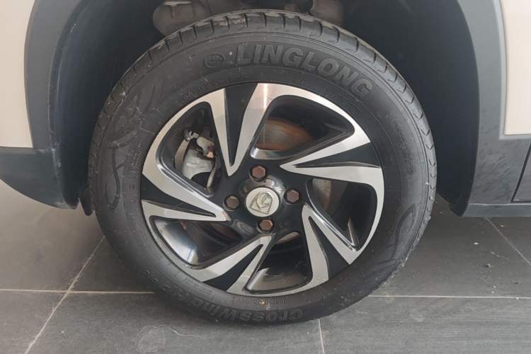 Used Baojun 510 2021 1.5L Manual Jingxiang Edition Left Front Wheel Hub
