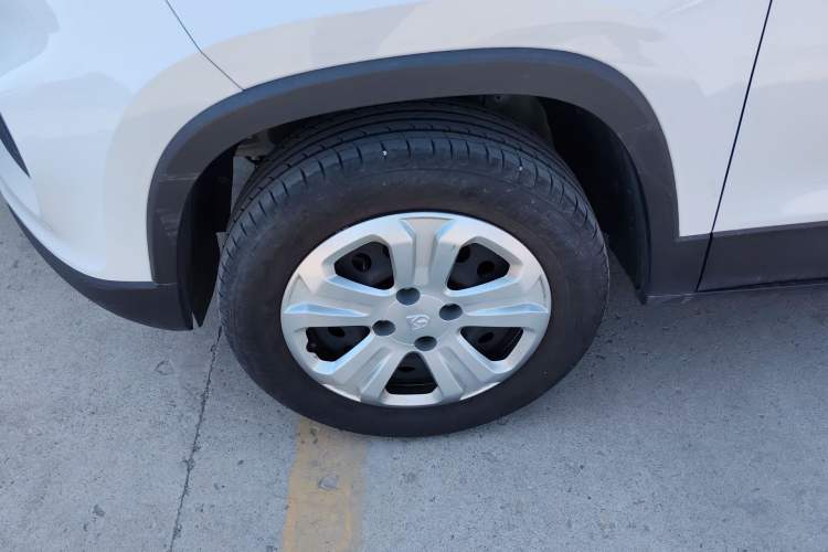 Used Baojun 510 2021 1.5L Manual Jingxiang Edition Left Front Wheel Hub