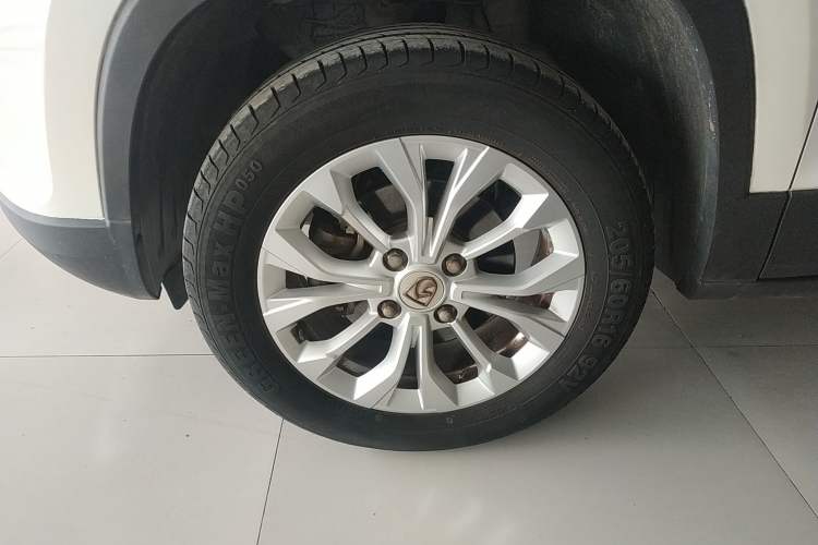Used Baojun 510 2021 1.5L CVT Enjoyment Model Left Front Wheel Hub