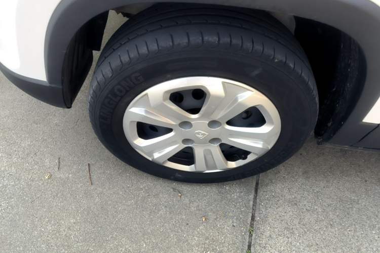 Used Baojun 510 2021 1.5L Manual Jingxiang Edition Left Front Wheel Hub