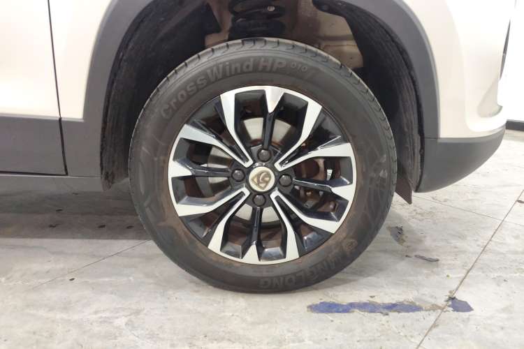 Used Baojun 510 2021 1.5L Manual Jingxiang Edition Left Front Wheel Hub