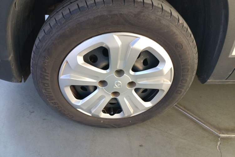 Used Baojun 510 2021 1.5L Manual Jingxiang Edition Left Front Wheel Hub