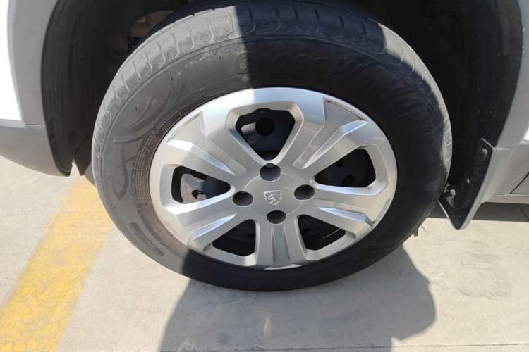 Used Baojun 510 2021 1.5L CVT Enjoy Edition Left Front Wheel Hub