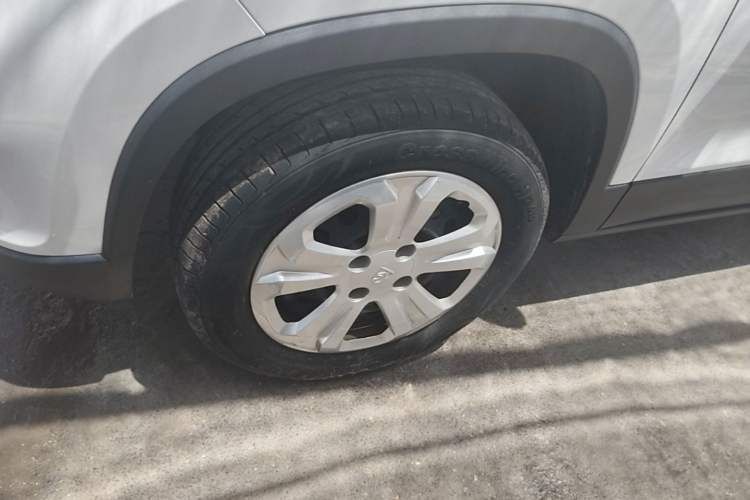 Used Baojun 510 2021 1.5L Manual Jingxiang Edition Left Front Wheel Hub