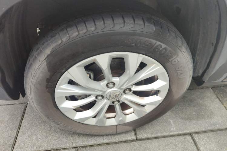 Used Baojun 510 2021 1.5L CVT Enjoyment Model Left Front Wheel Hub
