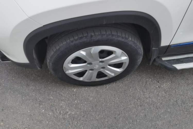 Used Baojun 510 2021 1.5L Manual Jingxiang Edition Left Front Wheel Hub