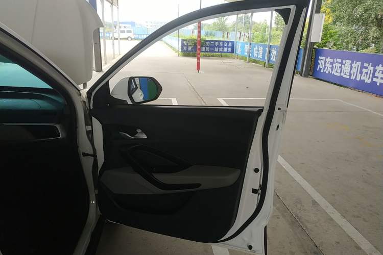 Used Baojun 510 2021 1.5L Manual Jingxiang Edition Right Front Door Interior