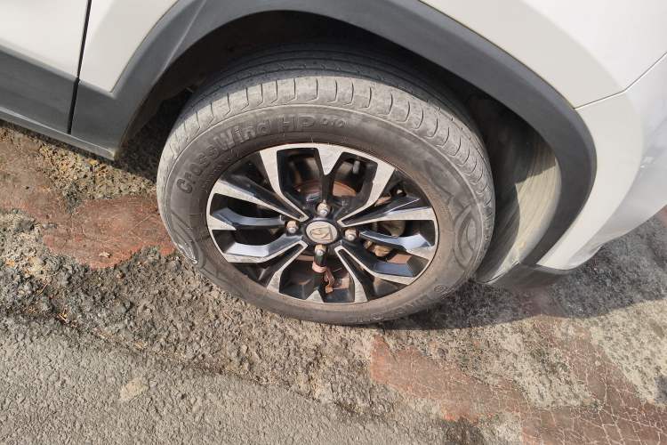Used Baojun 510 2021 1.5L Manual Jingxiang Edition Right Front Wheel Hub