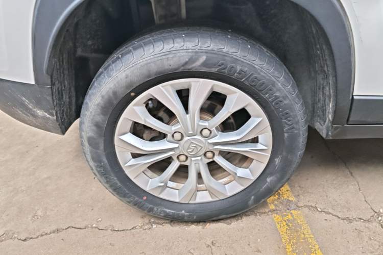 Used Baojun 510 2021 1.5L Manual Enjoyment Model Right Rear Wheel Hub