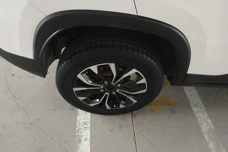 Used Baojun 510 2021 1.5L Manual Jingxiang Edition Right Rear Wheel Hub