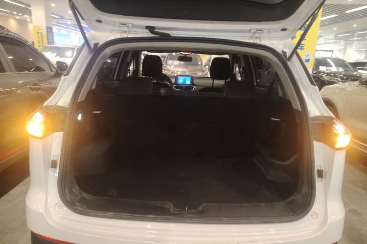 Used Baojun 510 2021 1.5L CVT Enjoyment Model Trunk
