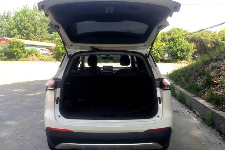 Used Baojun 510 2021 1.5L Manual Jingxiang Edition Trunk