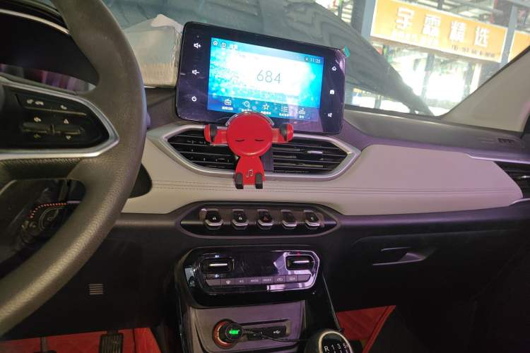 Used Baojun 530 2018 1.5T Manual Luxury Version National V Audio And AC Panel