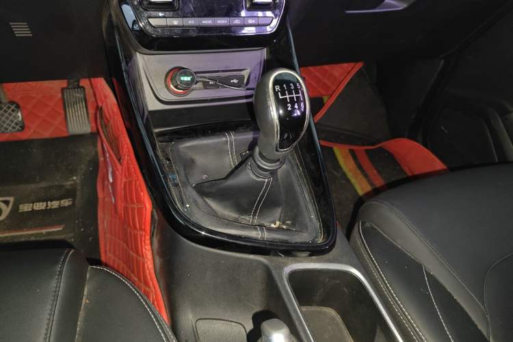 Used Baojun 530 2018 1.5T Manual Luxury Version National V Gear Lever