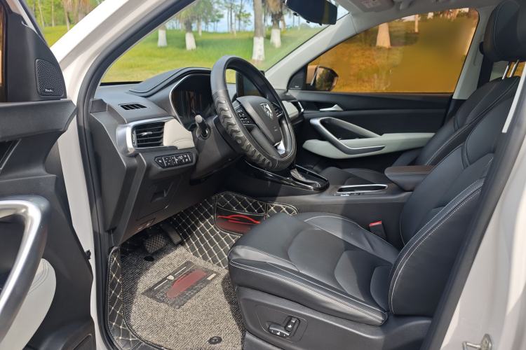 Used Baojun 530 2019 1.5T CVT Prestige Version National V Interior 1