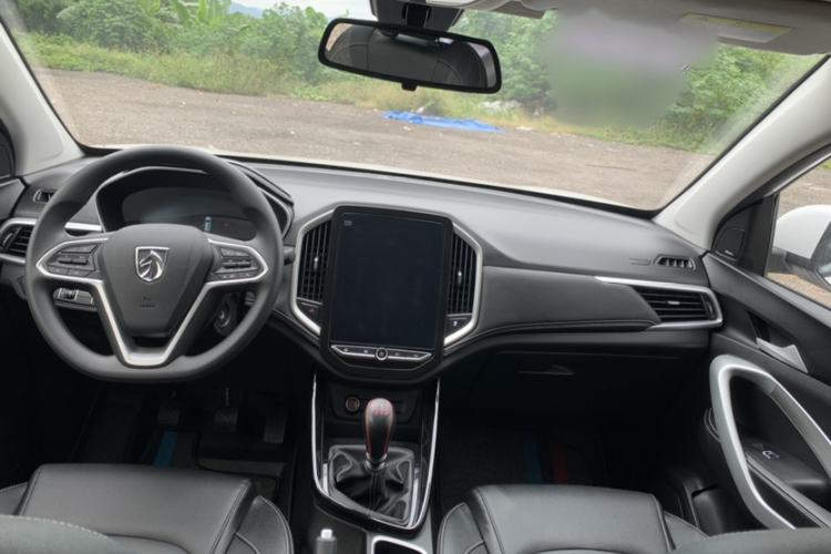 Used Baojun 530 2020 1.5T Manual Luxury Version 5 Seats Interior 2