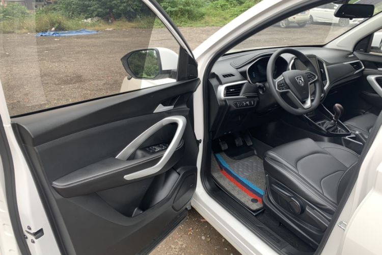 Used Baojun 530 2020 1.5T Manual Luxury Version 5 Seats Interior 3