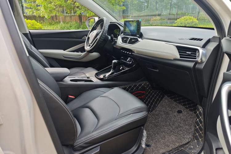 Used Baojun 530 2019 1.5T CVT Prestige Version National V Interior 4