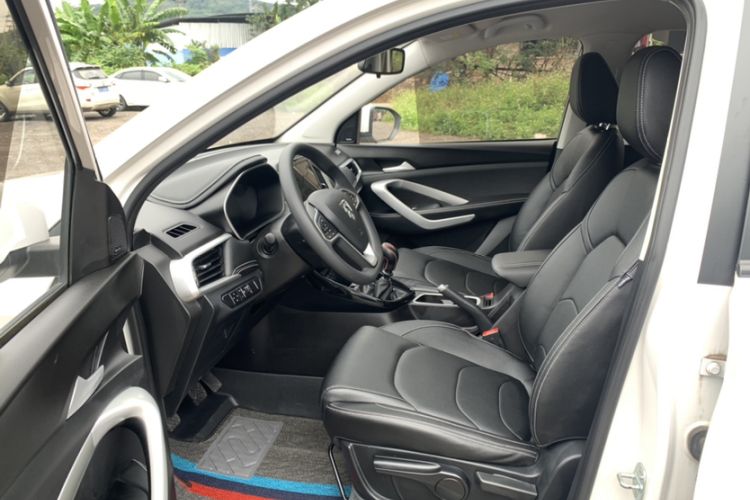 Used Baojun 530 2020 1.5T Manual Luxury Version 5 Seats Interior 8