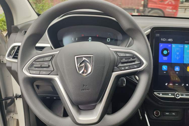 Used Baojun 530 2020 1.5T Manual Luxury Version 5 Seats Steering Wheel