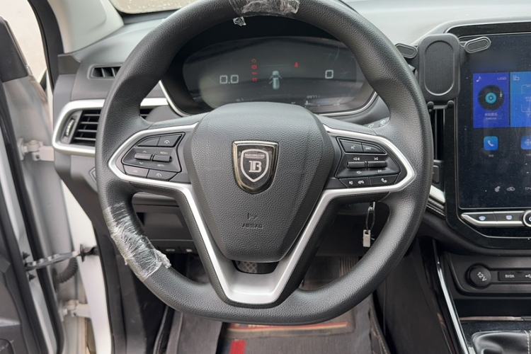 Used Baojun 530 2020 1.5T Manual Luxury Version 6 Seats Steering Wheel