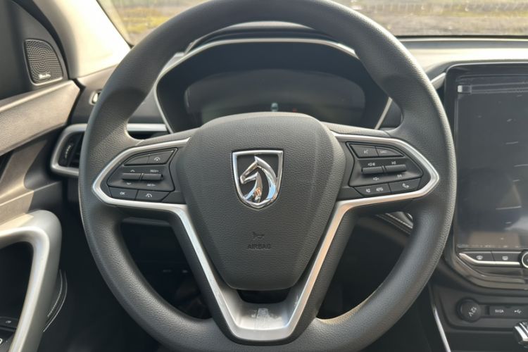 Used Baojun 530 2020 1.5T CVT Luxury Connected Version 6 Seats Steering Wheel