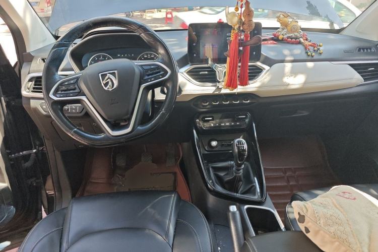 Used Baojun 530 2018 1.5T Manual Prestige Version China V Center Console