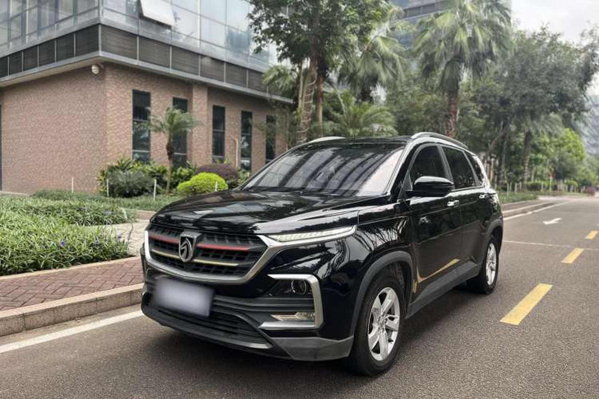 Used Baojun 530 2018 1.5T DCT Luxury Model China V Front Left 45 Deg