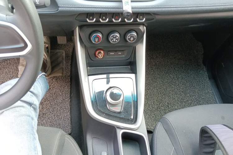 Used Baojun 530 2018 1.8L Automatic Elite Version China V Emission Standard Gear Lever