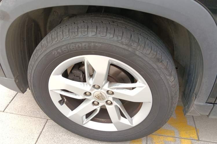 Used Baojun 530 2018 1.8L Automatic Elite Version China V Emission Standard Left Front Wheel Hub