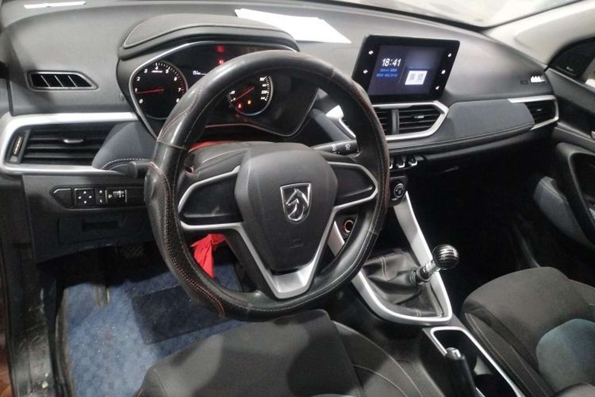 Used Baojun 530 2018 1.5T Manual Elite Version China V Center Console