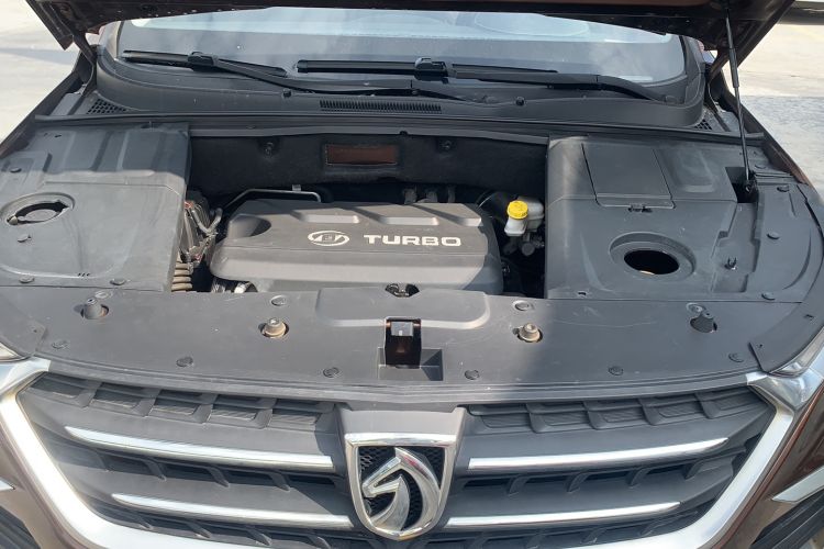 Used Baojun 530 2018 1.5T DCT Flagship Version China V Emission Standard Engine Bay