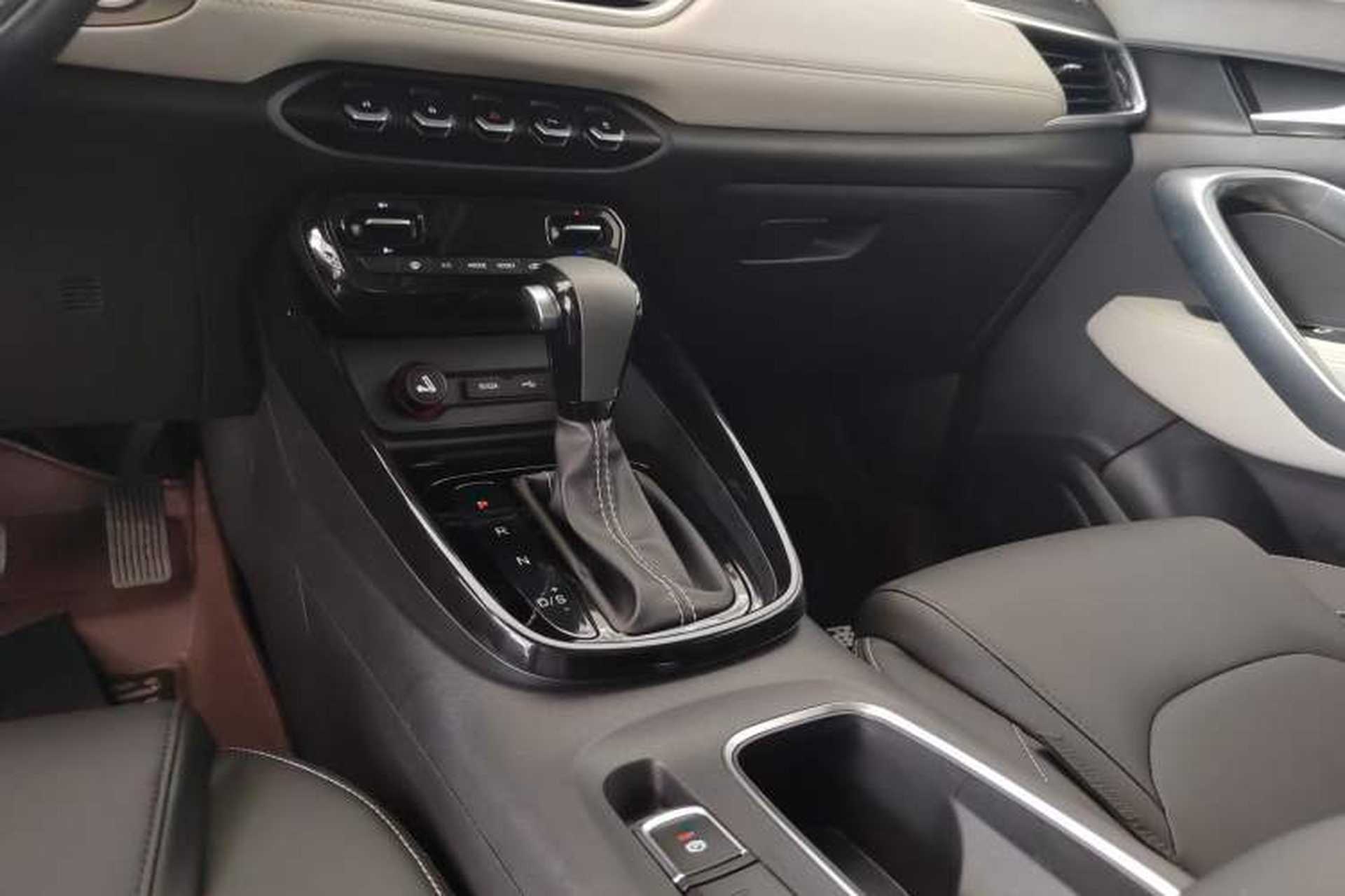Used Baojun 530 2018 1.5T DCT Flagship Version China V Emission Standard Gear Lever