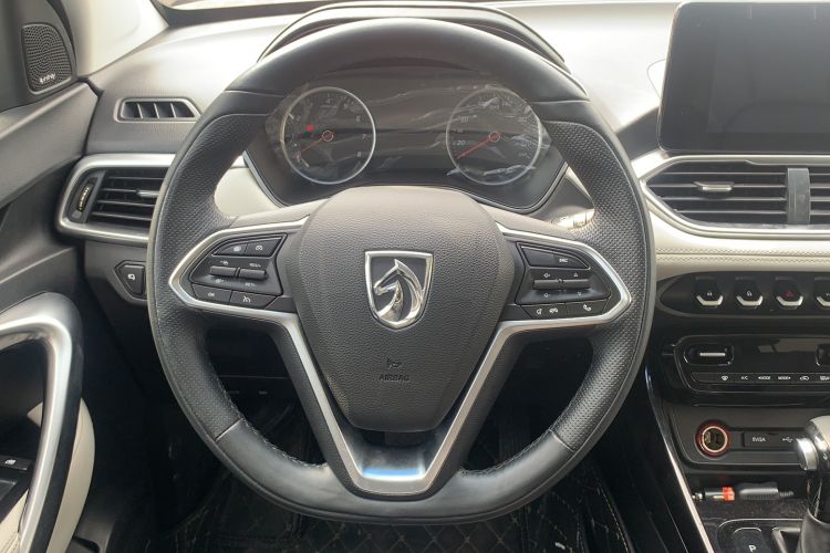 Used Baojun 530 2018 1.5T DCT Flagship Version China V Emission Standard Steering Wheel