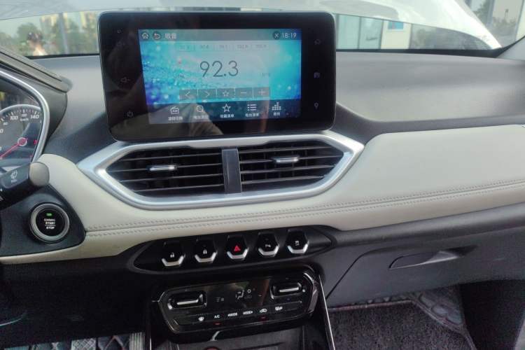 Used Baojun 530 2018 1.5T Manual Prestige Version China V Audio And AC Panel