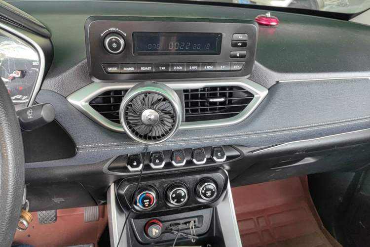 Used Baojun 530 2018 1.5T Manual Comfort Version China V Audio And AC Panel