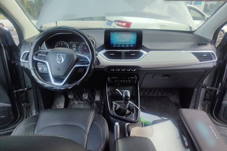Used Baojun 530 2018 1.5T Manual Prestige Version China V Center Console