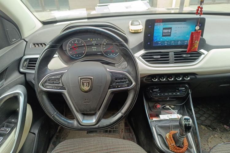 Used Baojun 530 2018 1.5T Manual Prestige Version China V Center Console