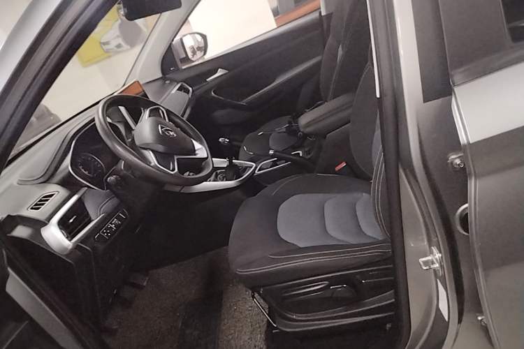 Used Baojun 530 2018 1.5T Manual Comfort Version China V Driver Seat